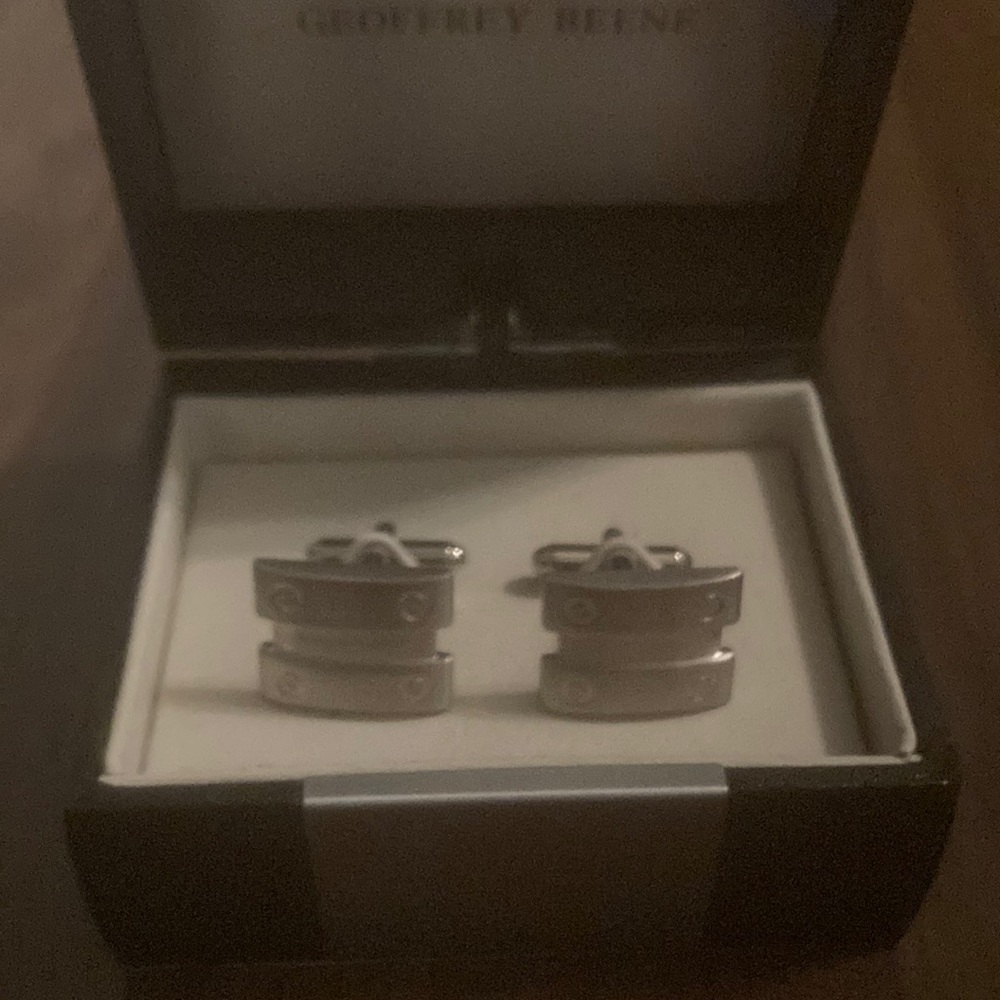 Geoffrey Beene designer cuff links silver